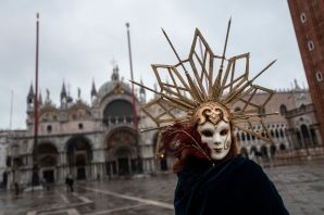Венецианский карнавал в италии