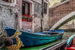 Лодка в венеции