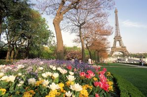 Париж в апреле