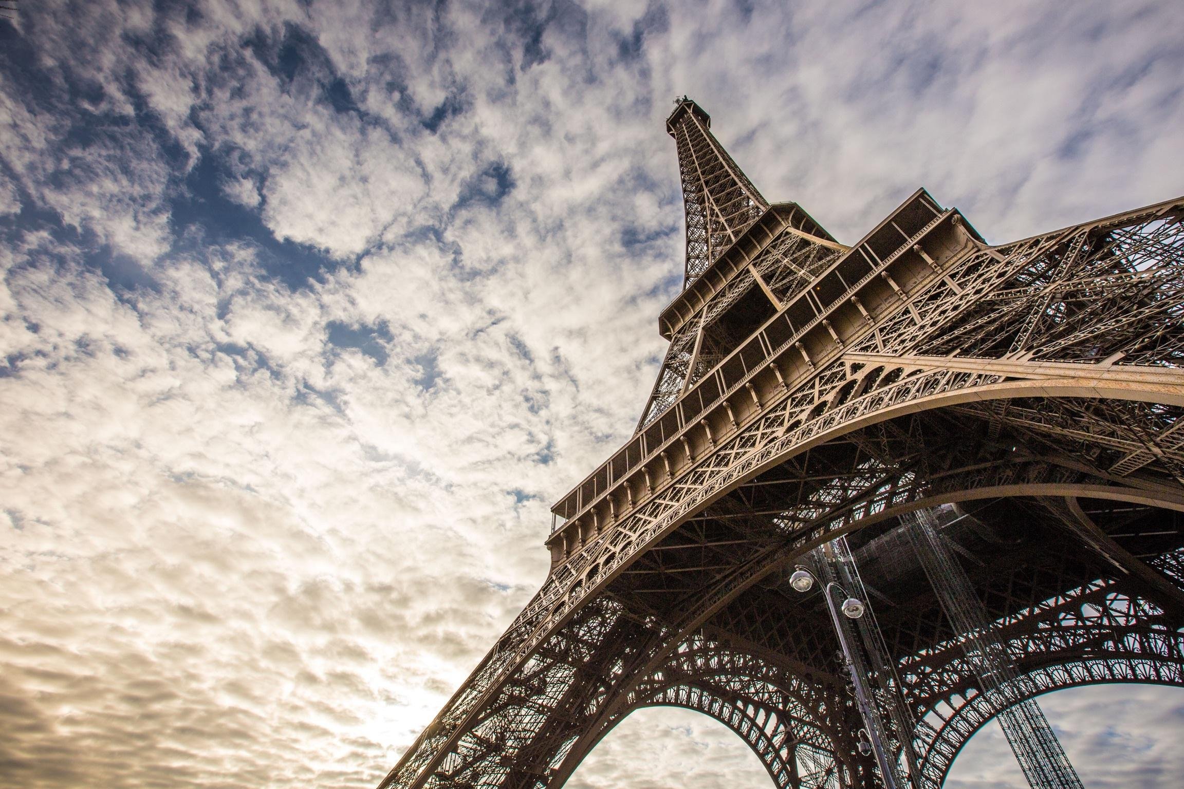 Франция ис. Туризм во Франции. Путешествие во Францию. Эйфелева башня туристы. Панорама Эйфелева башня Франция.