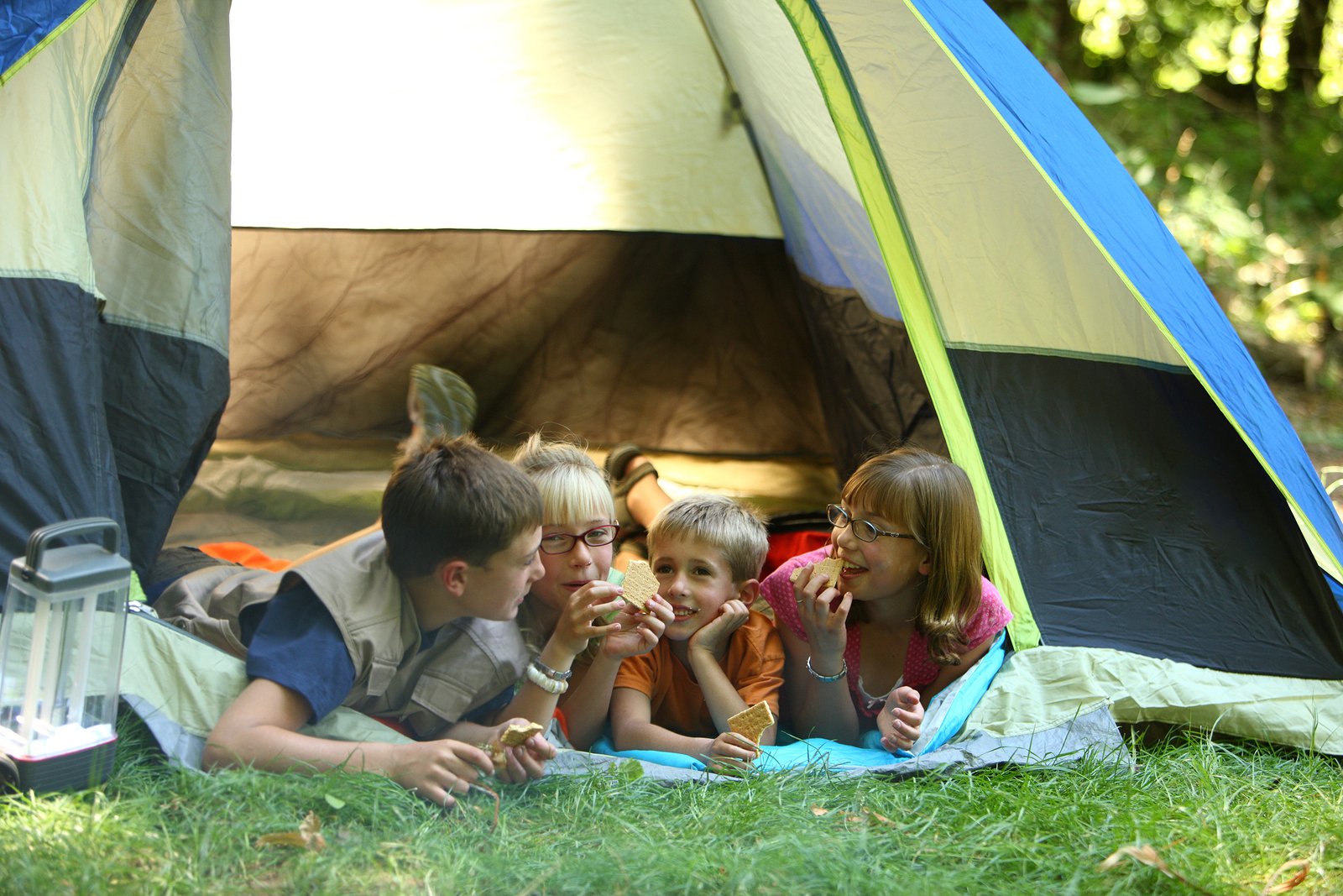 Camping for kids. Туризм дети. Детский палаточный лагерь. Туристские походы в лагере. Туристический поход с детьми.