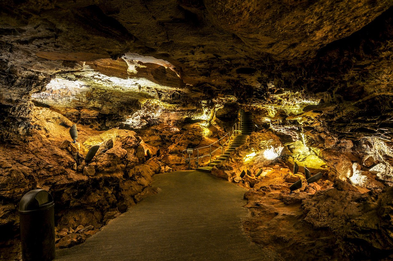 Мамонтова пещера в северной америке. Уинд-Кейв. Флинт Мамонтова пещера. Национальный парк Мамонтова пещера. Национальный парк Мамонтова пещера США.