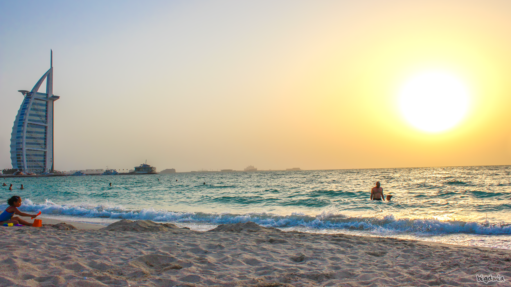 Пляж Джумейра в Дубае. Сансет Бич Дубай. Пляж Сансет Дубай. Пляж Сансет Бич Дубай. Пляж араб