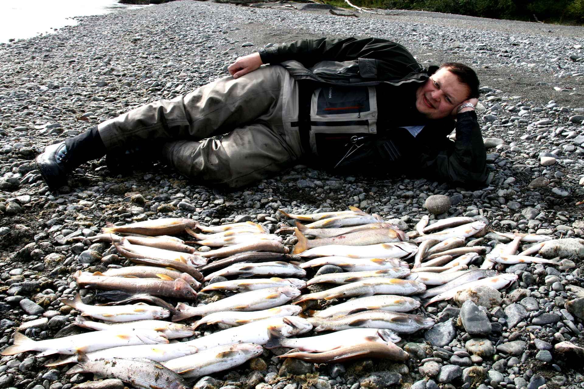 Ловить рыбу в городе. Петропавловск-Камчатский рыбалка. Рыбалка на Камчатке. Охота и рыболовство. Рыба Камчатки.
