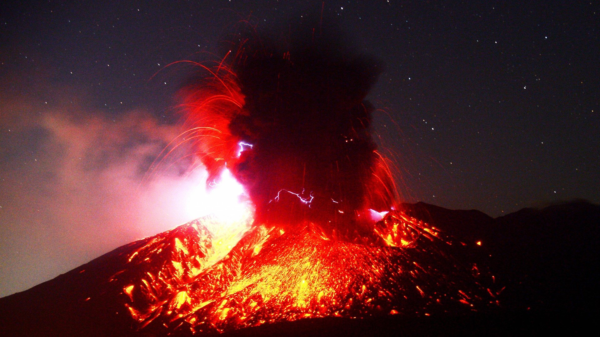 3 любых вулкана. Вулкан Сакурадзима Япония. Извержение вулкана Сакурадзима в Японии. Япония вулкан Фудзияма извержение. Сакурадзима вулкан извержение 2022.