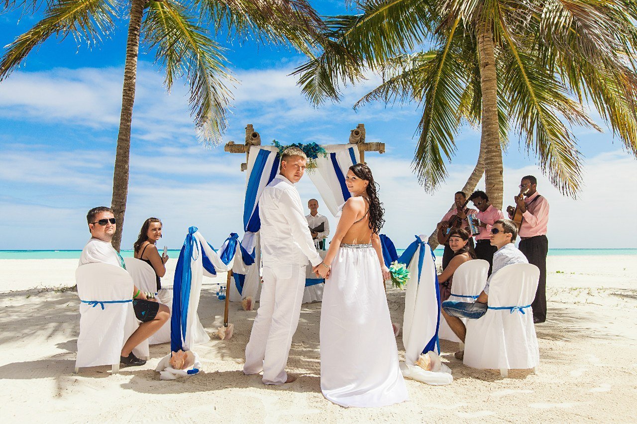 Невеста тур на русском. Куба Свадебная церемония. Свадебная церемония на Кубе. Свадьба на Мальдивах. Свадебный тур.