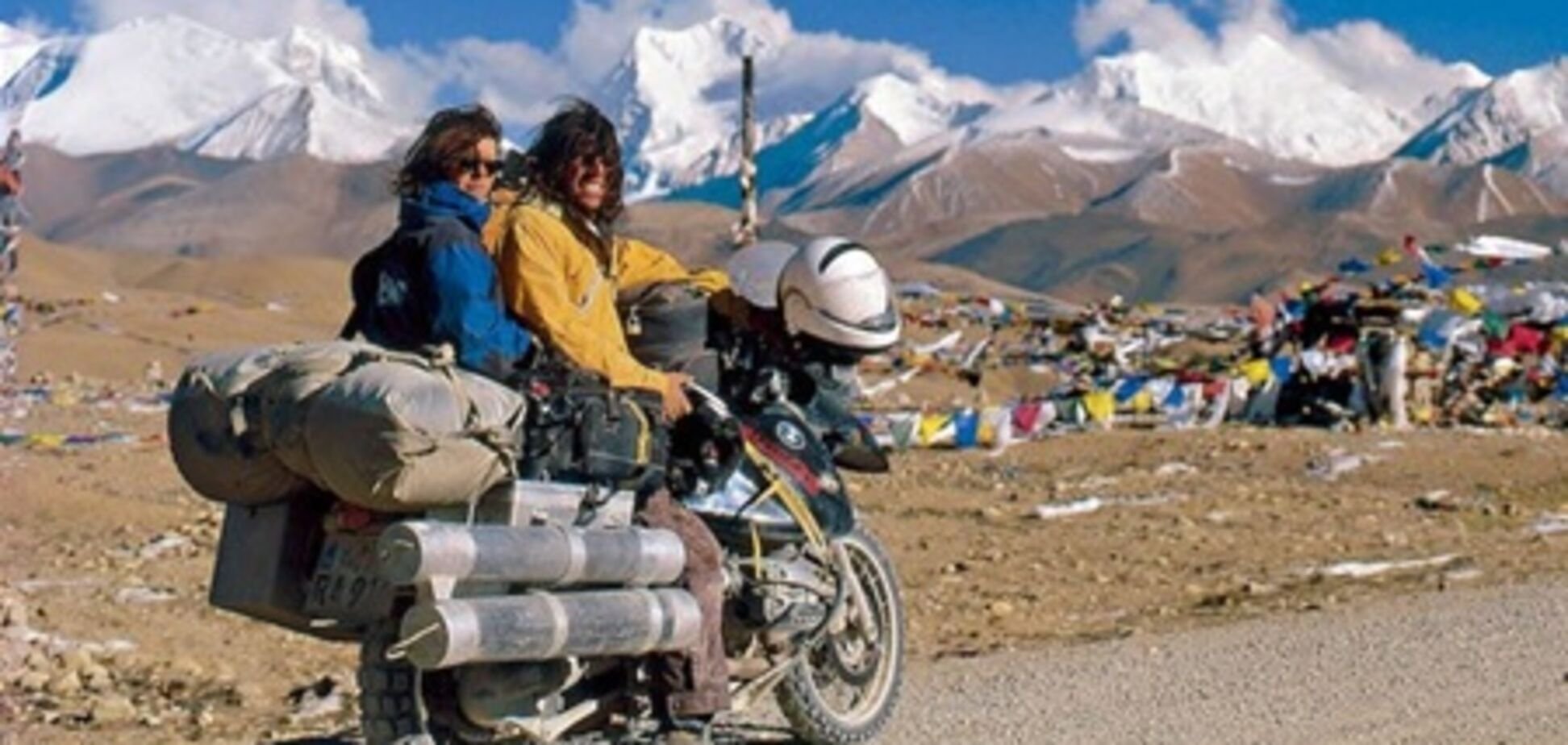 После длительного путешествия. Мотопутешествие на Памир. Мотоцикл для путешествий. Путешественник на мотоцикле. Мотоцикл в горах.