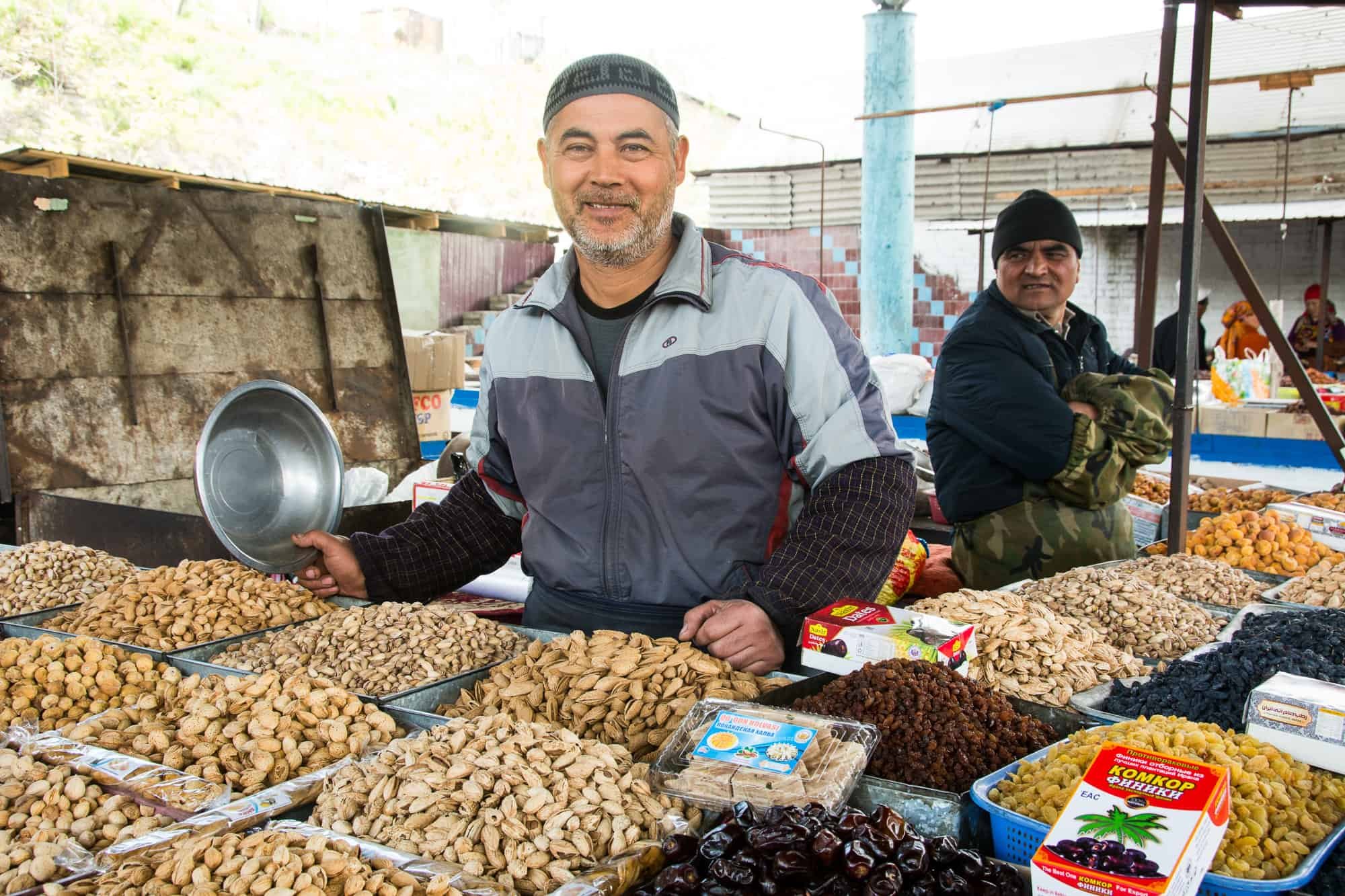 Курс исфара. Ош Киргизия. Osh Bazaar Киргизия. Киргизистан Ош. Ош город Киргизия рынок.