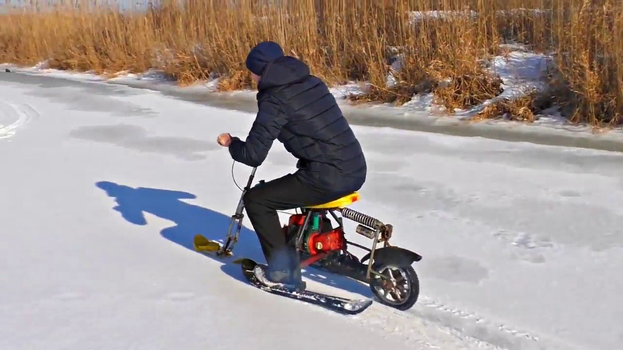 Мотосани богатырева. Мотоснегокат Русак. Детский снегоход из скутера. Мотоснегокат для рыбалки.