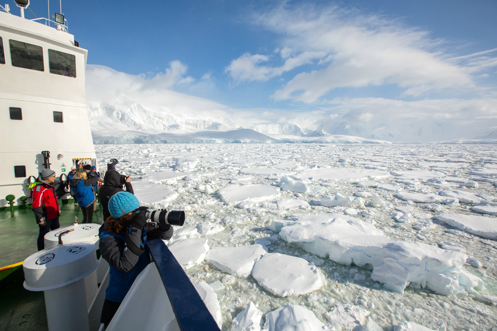 Экспедиция антарктика. Гора Шопифай в Антарктике. Aurora Expeditions. Антарктида туризм.