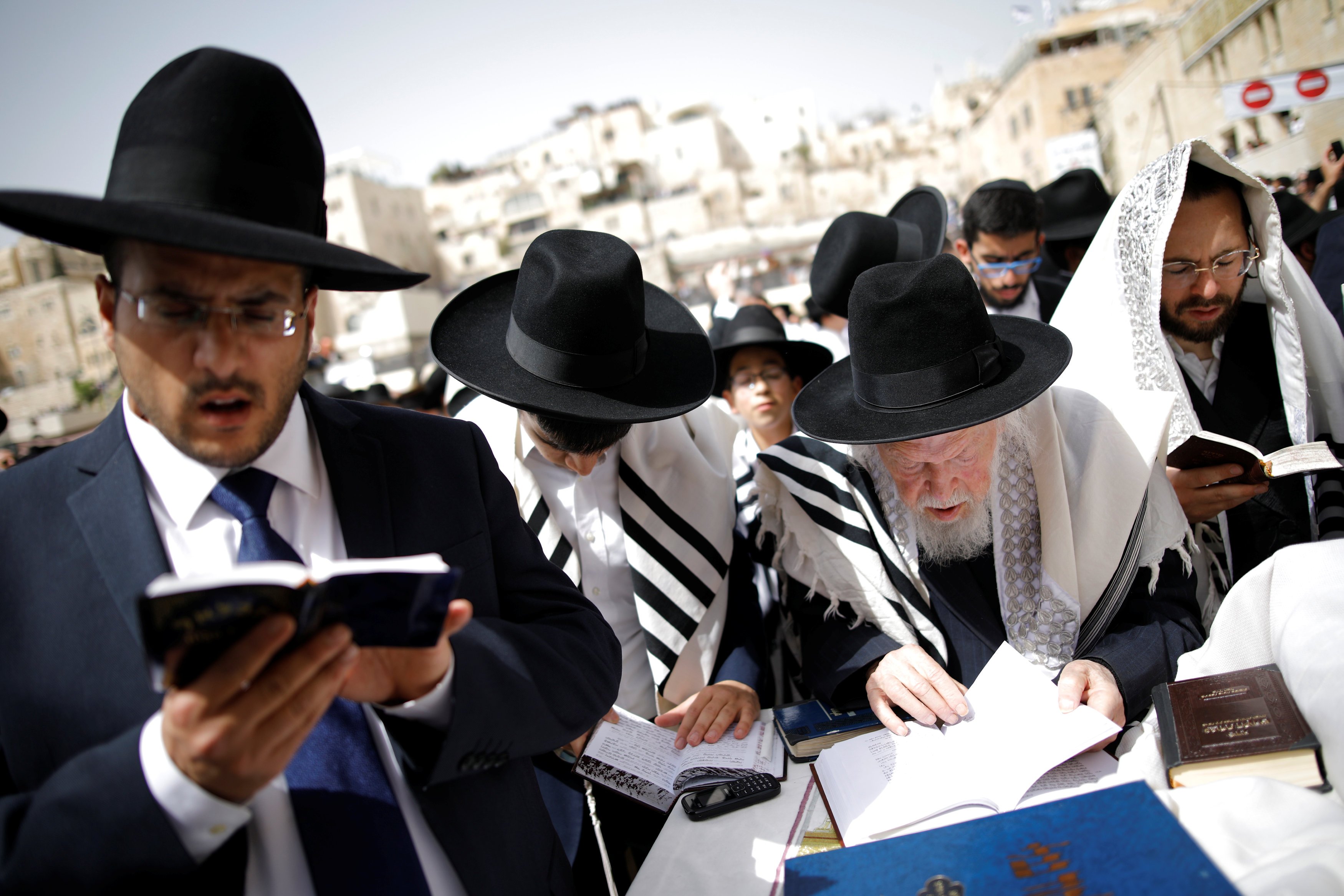 Назовите 3 национальных праздника иудеев. Иудаизм в культуре и традициях евреев.