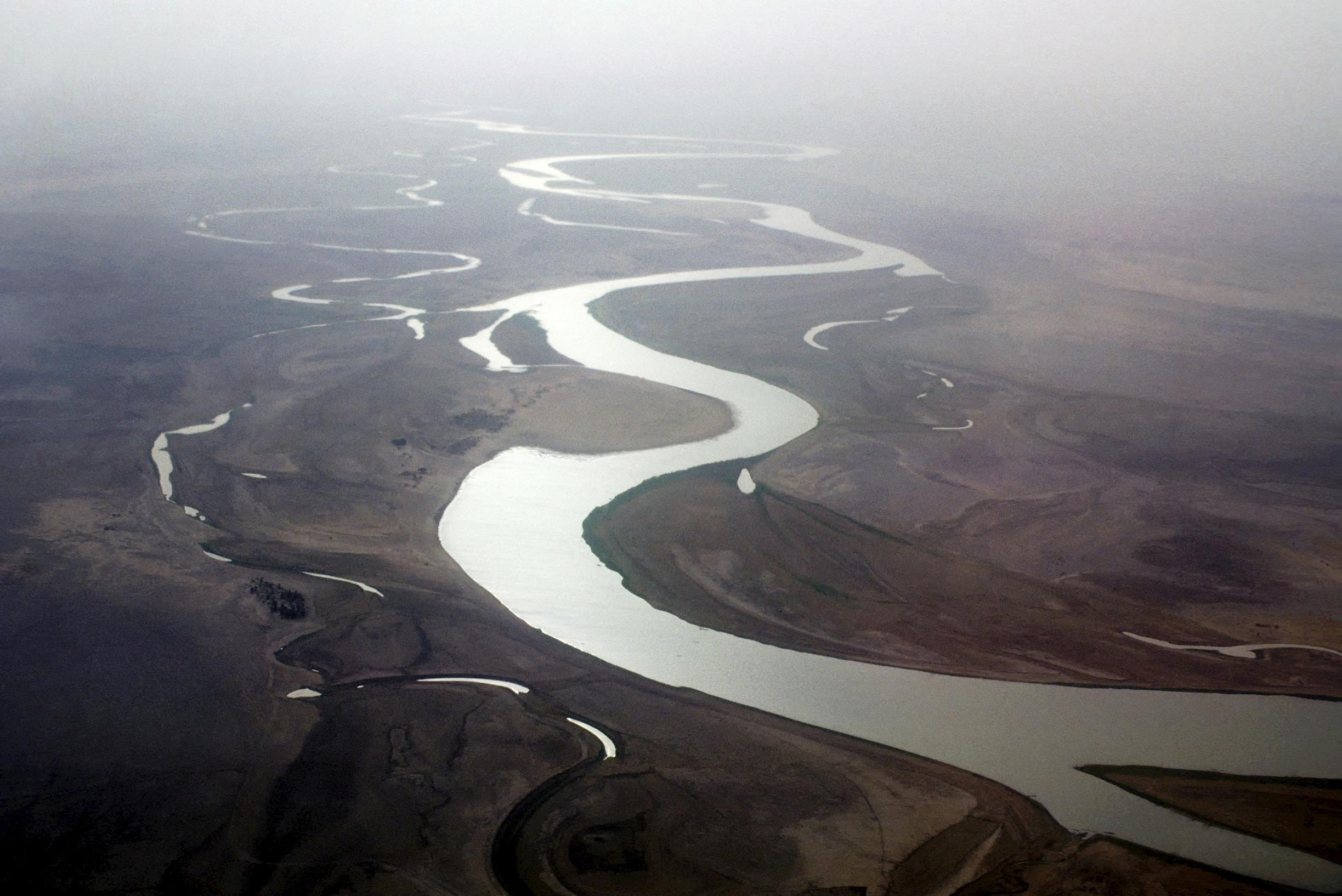 Реки и озера нигерии. Река нигер в Африке. Дельта реки Конго. Дельта реки нигер. Река нигер в Нигерии.
