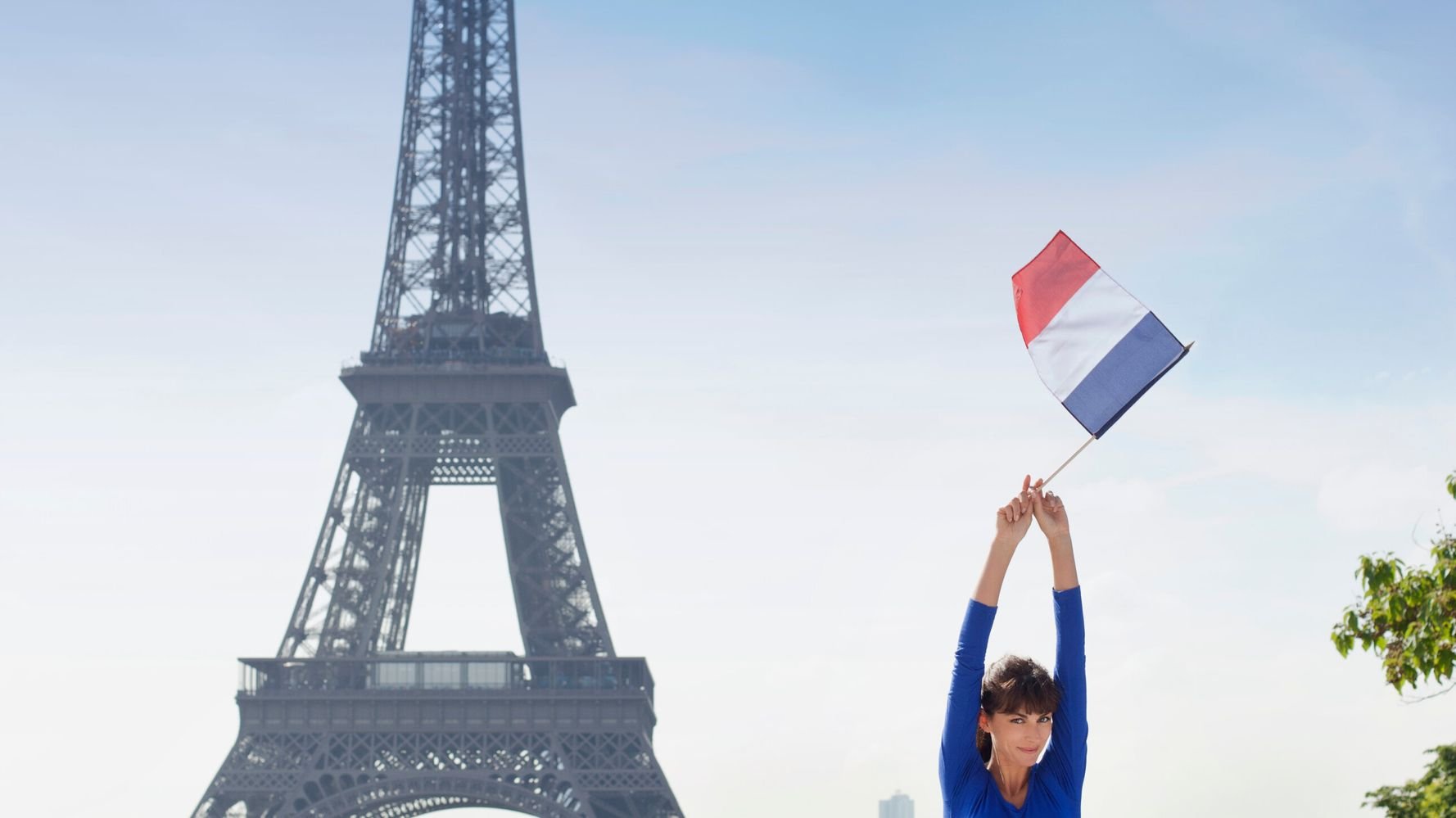 Франция ис. Страхование во Франции. Франция люди. Человек с флагом Франции. Франция политика.