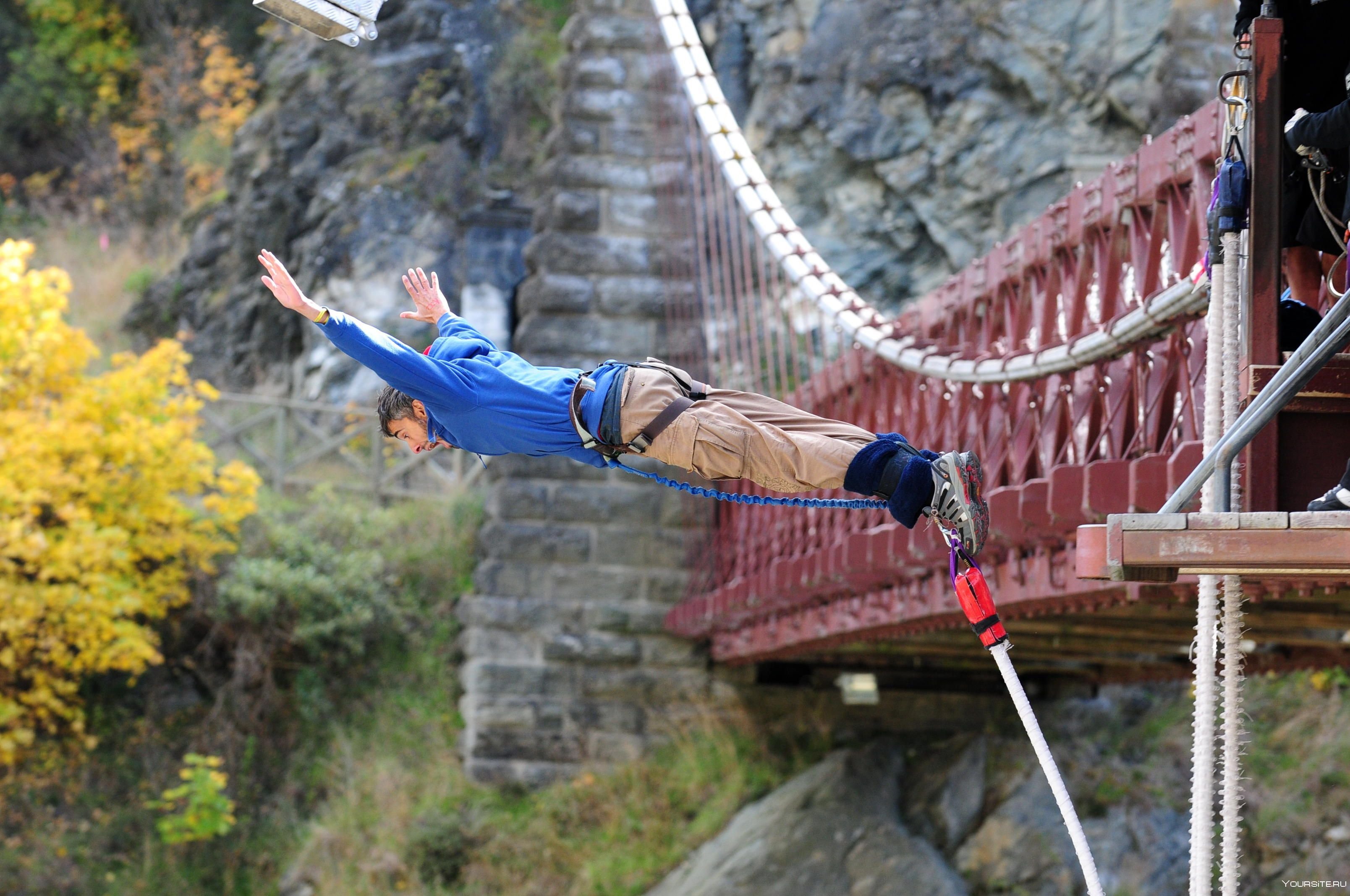 Экстремальный принцип. Прыжок банджи с моста Ройал-Гордж. Банджи джампинг. Банджи-джампинг Ройал-Гордж.