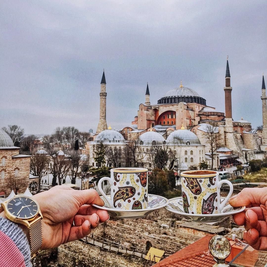 Тур в стамбул на двоих. Турция Султанахмет Стамбул. Стамбул, чай, Босфор, мечеть. Стамбул Каппадокия Чайки. Султанахмет Стамбул Инстаграм.
