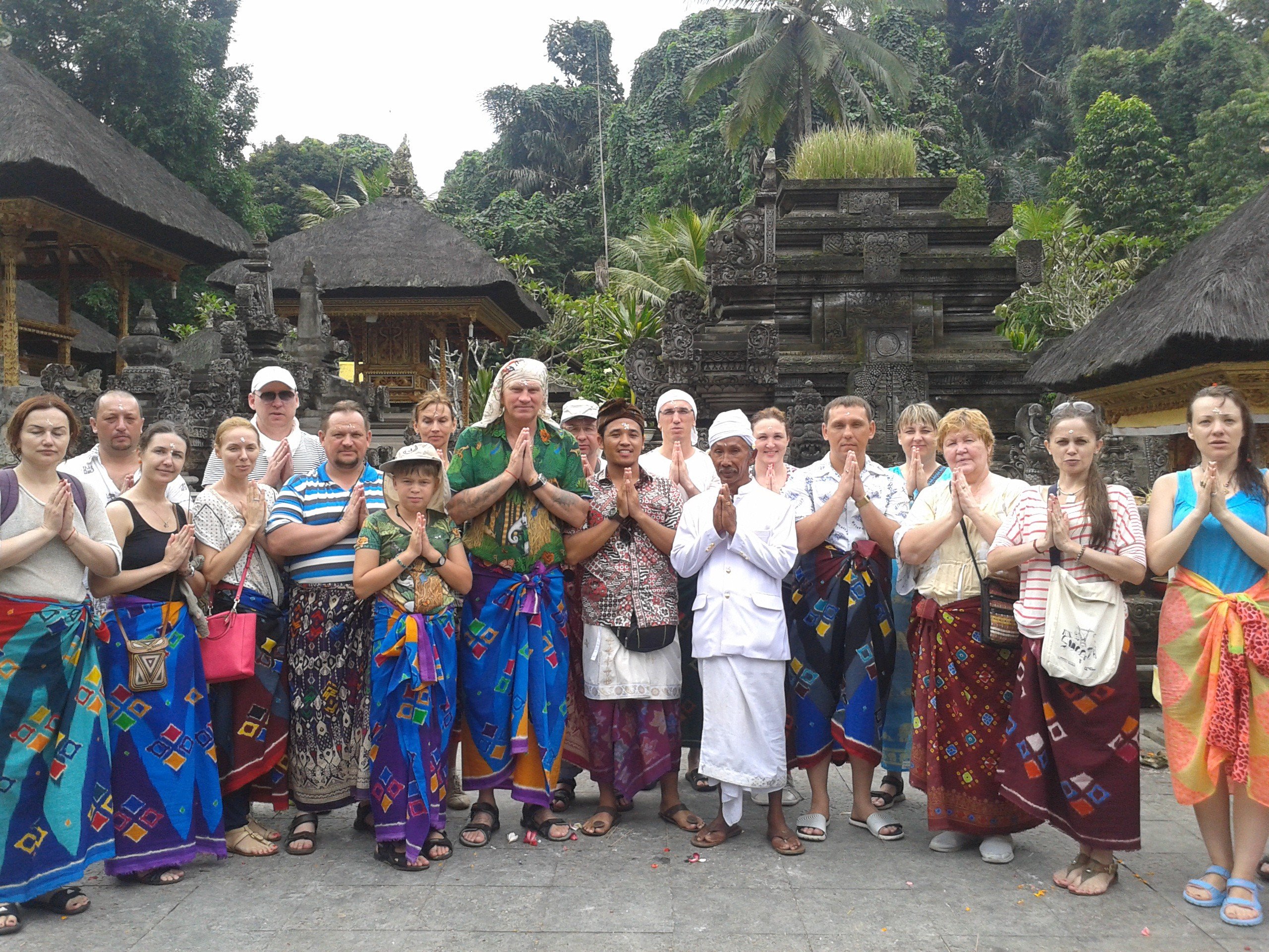 Индонезия бали сейчас. Бали, провинция Бали. Бали экскурсии. Бали остров туристы. Бали основан.