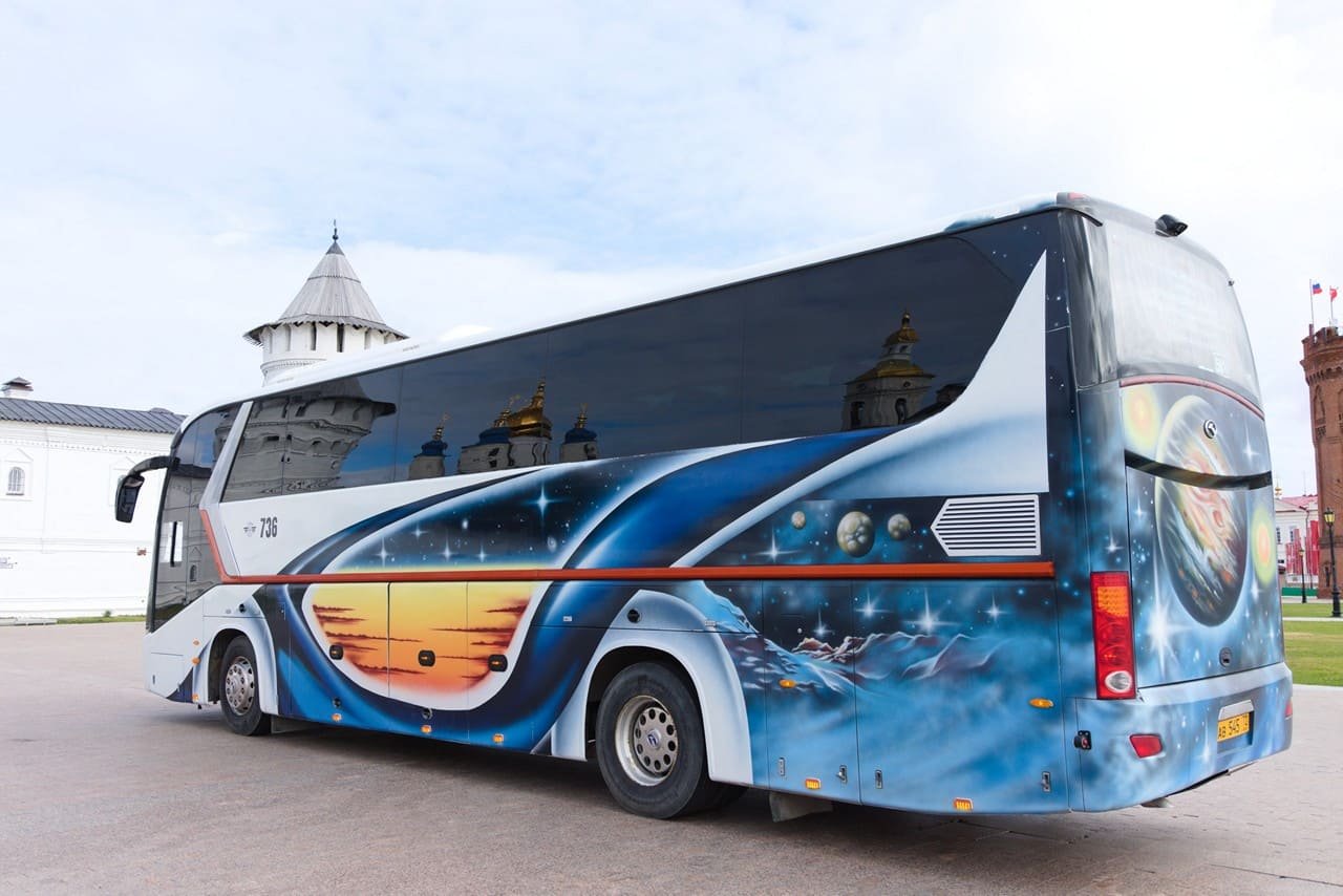 Факел тур автобусные туры. Туристический автобус Кинг Лонг. Автобус Кинг Лонг 53. Автобус King long 2021. Автобус Кинг Лонг экскурсия.
