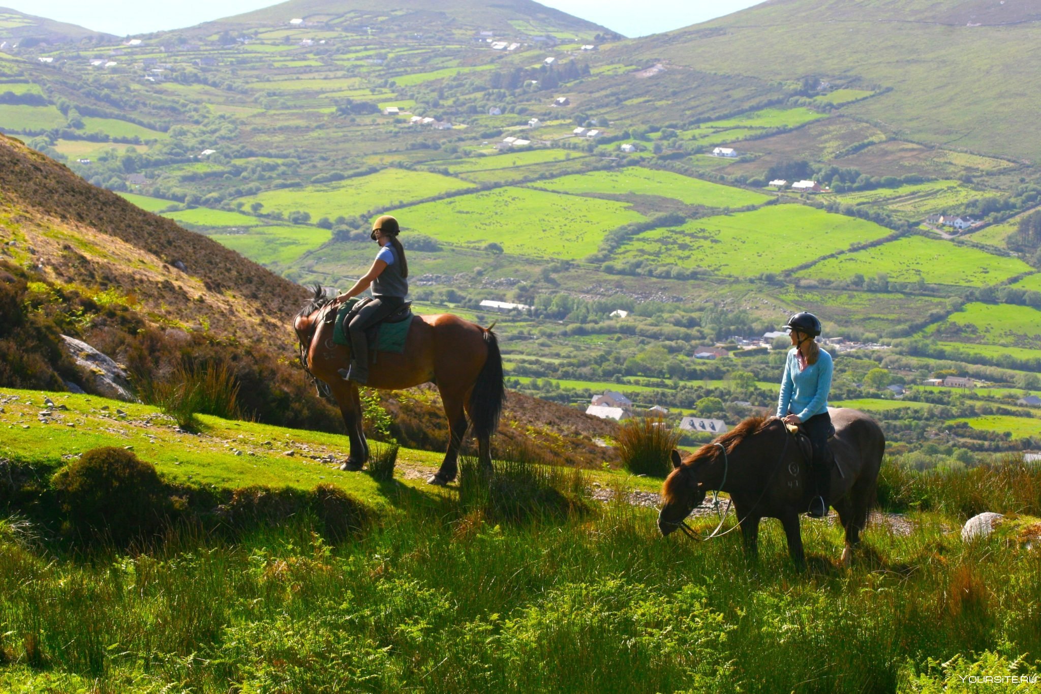 Над верхом. Верховая езда в Ирландии. Верховая езда Армения. Конные прогулки в Ирландии. Агротуризм в Армении.