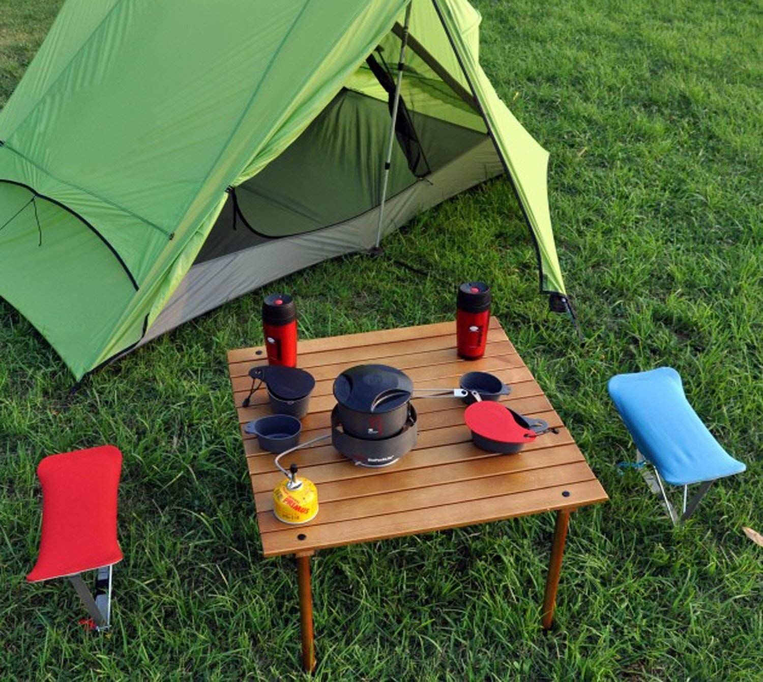 Camping with extend. Товары для кемпинга. Стол для кемпинга на природе. Палаточный столик. Стол для кемпинга складной.