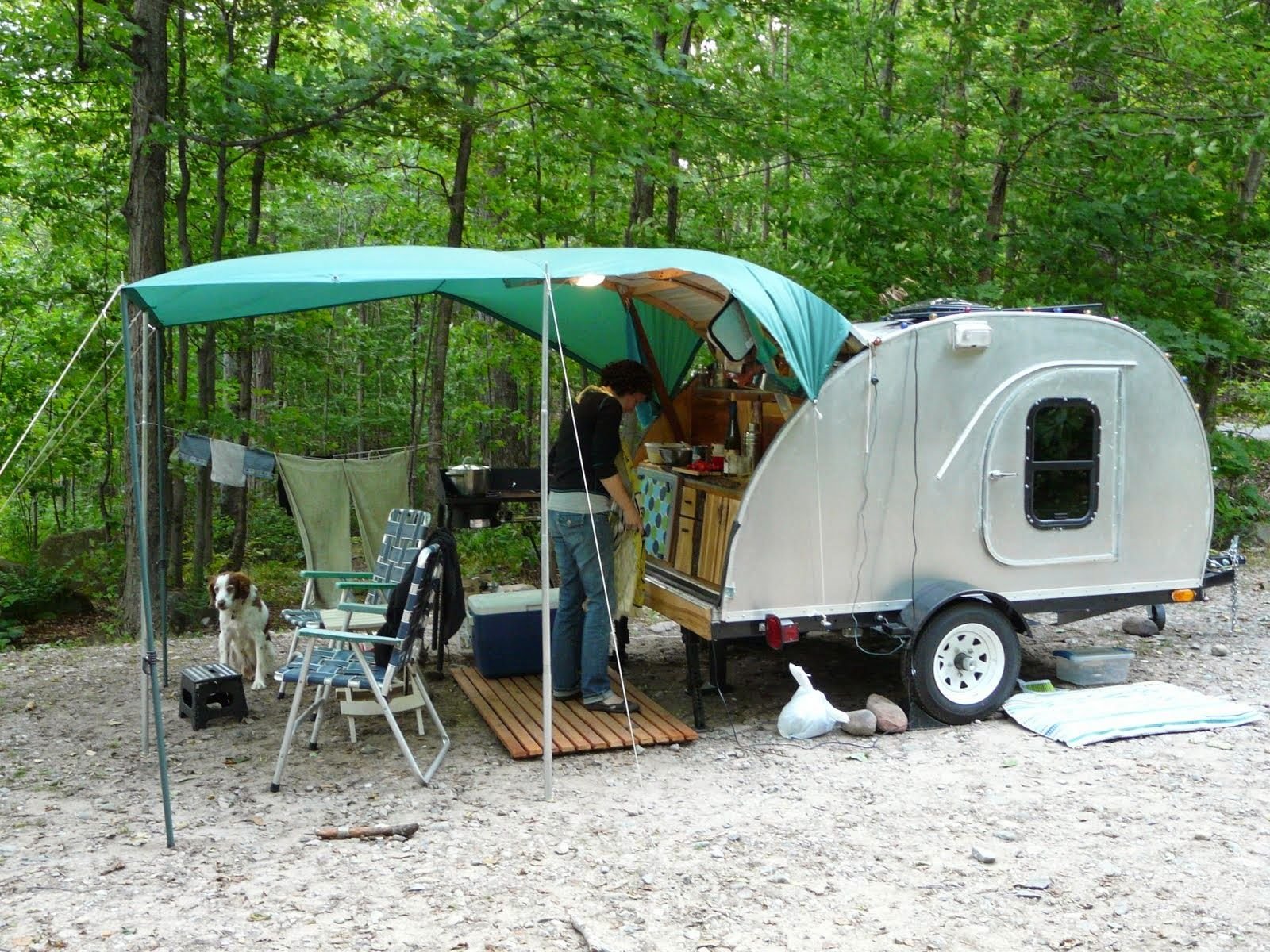 Недорогой кемпинг. Прицеп-дача Coleman Caravan, 2000 прицеп палатка масса. Mini Camper Tent Trailer. Прицеп-дача кемпер Урал турист. Прицеп Max Trailer 1997 для кемпинга.