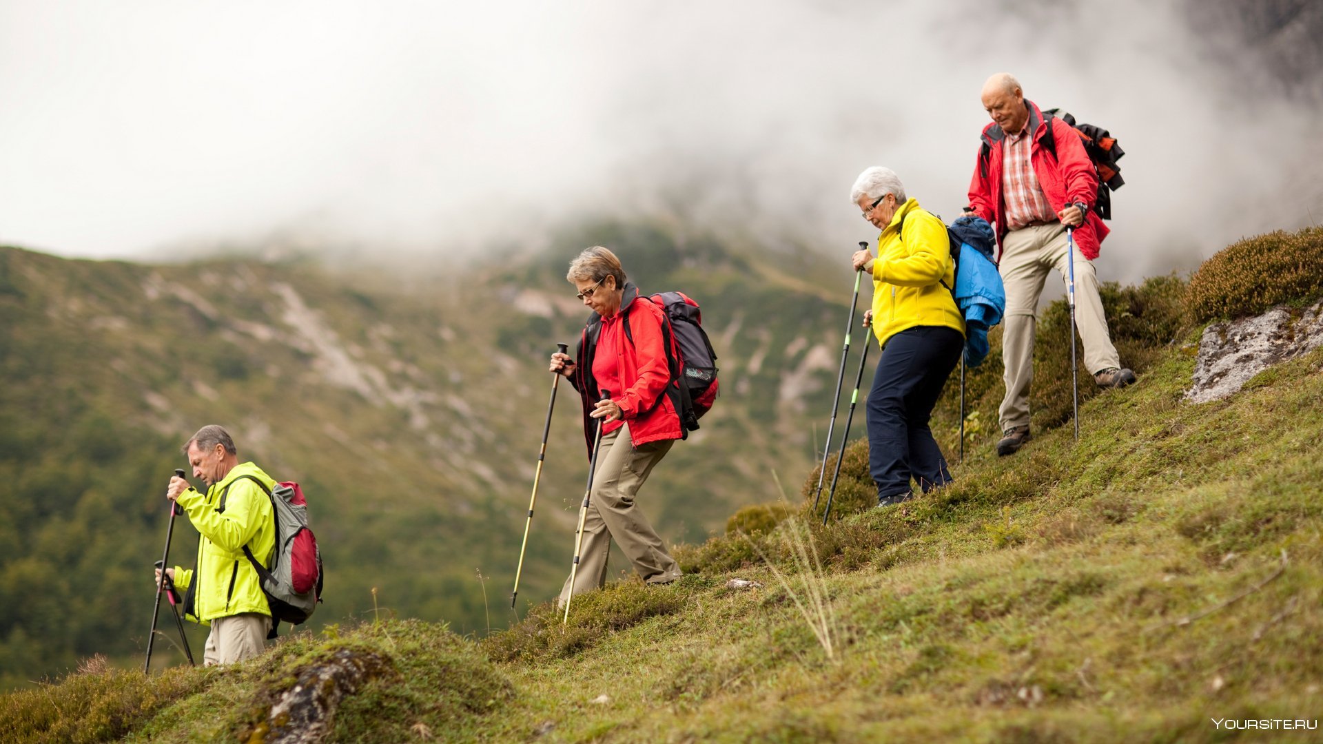 Tourism activity. Туризм для пожилых людей. Пожилые туристы. Социальный туризм. Ходьба в гору.