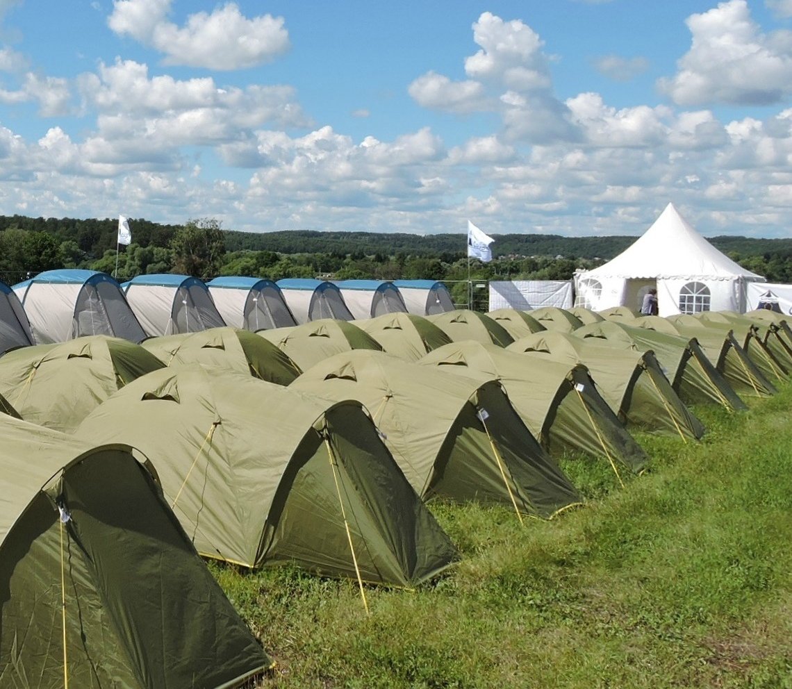 Организация палаточного лагеря. Дикая мята палаточный городок. Россонь палаточный лагерь. Дикая мята 2022 палаточный лагерь. Фестиваль Дикая мята палаточный городок.