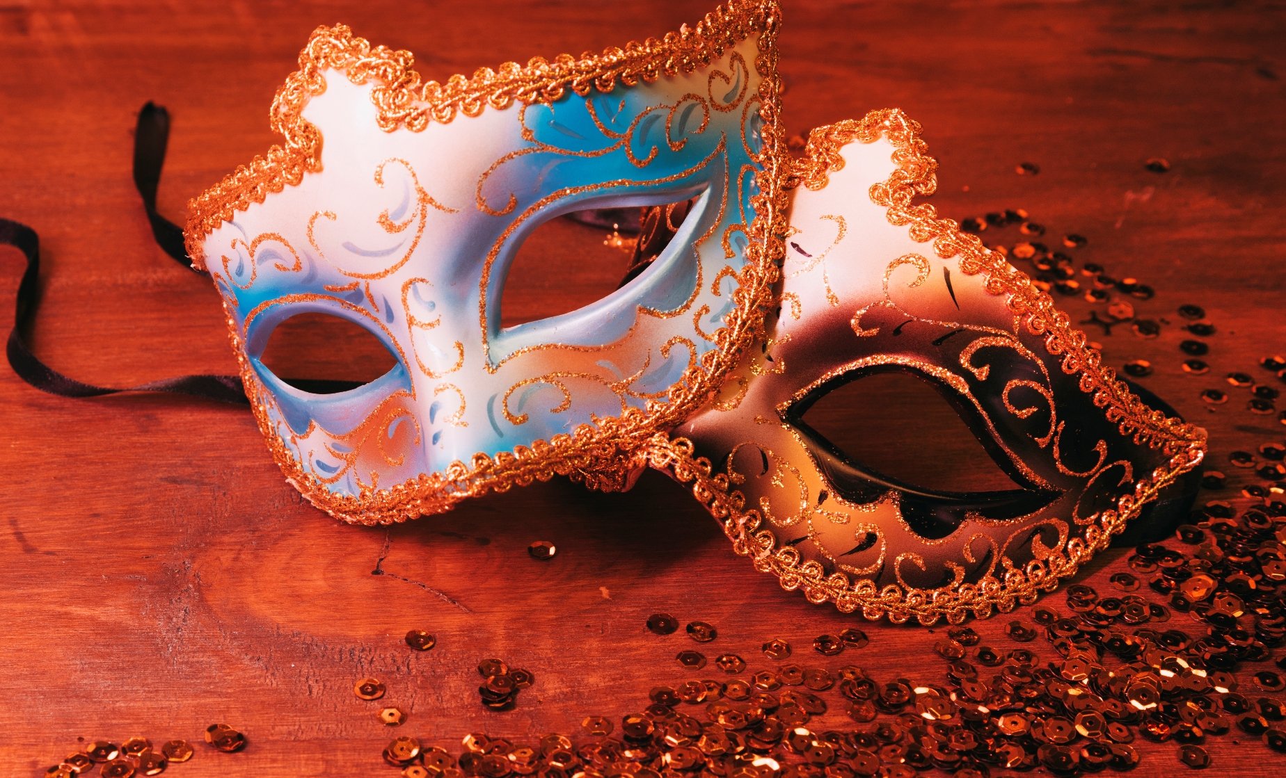 Маска лучшее слушать. Маскарадная маска. Красивые карнавальные маски. Карнавальная маска лицо. Маски карнавальные театральные.