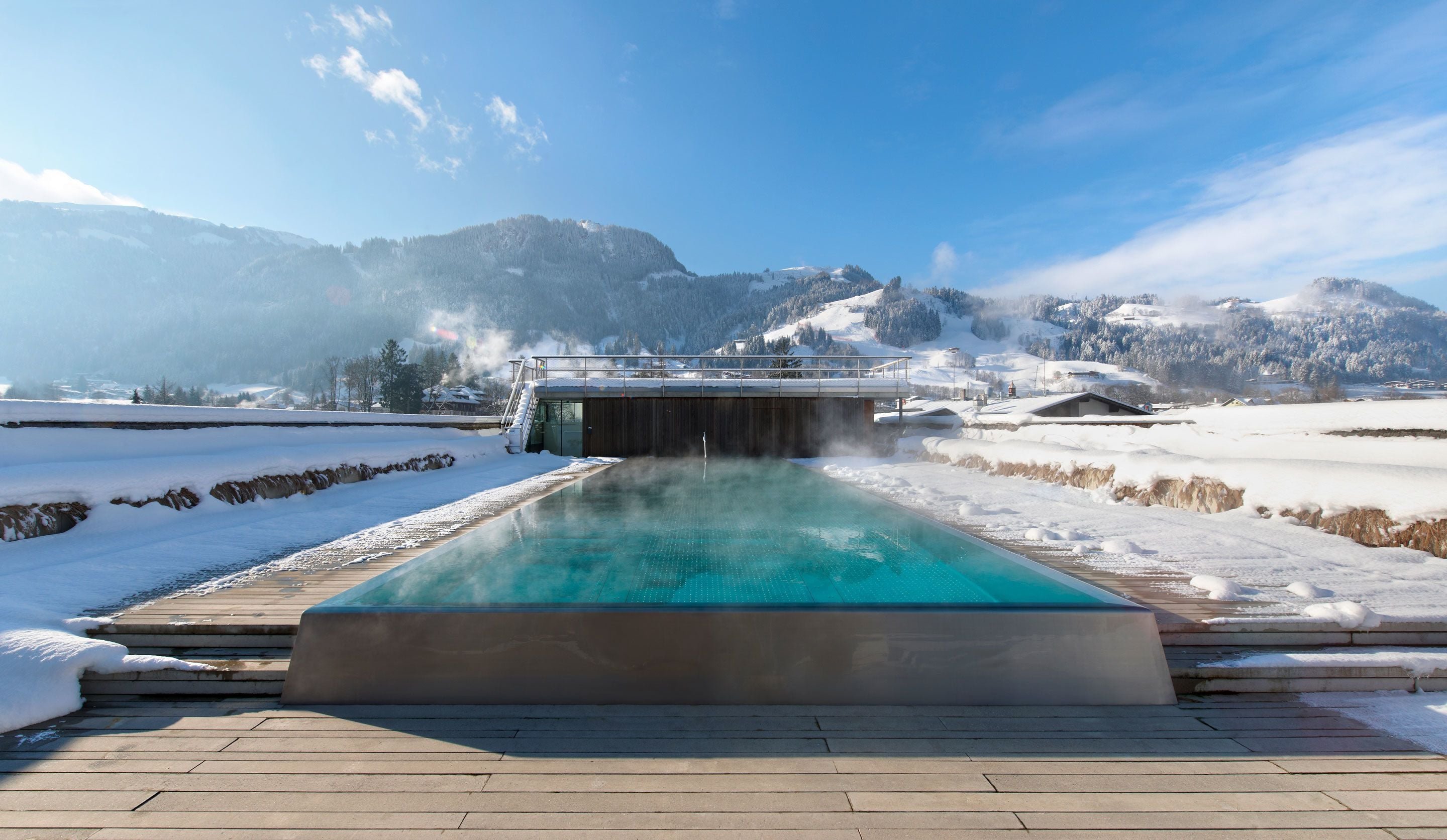 Включи горячий бассейн. Бассейн Cambrian Adelboden, Швейцария. Villa Honegg Швейцария горы. The Cambrian 4*, Швейцария бассейн. Термальные бассейны Сочи.
