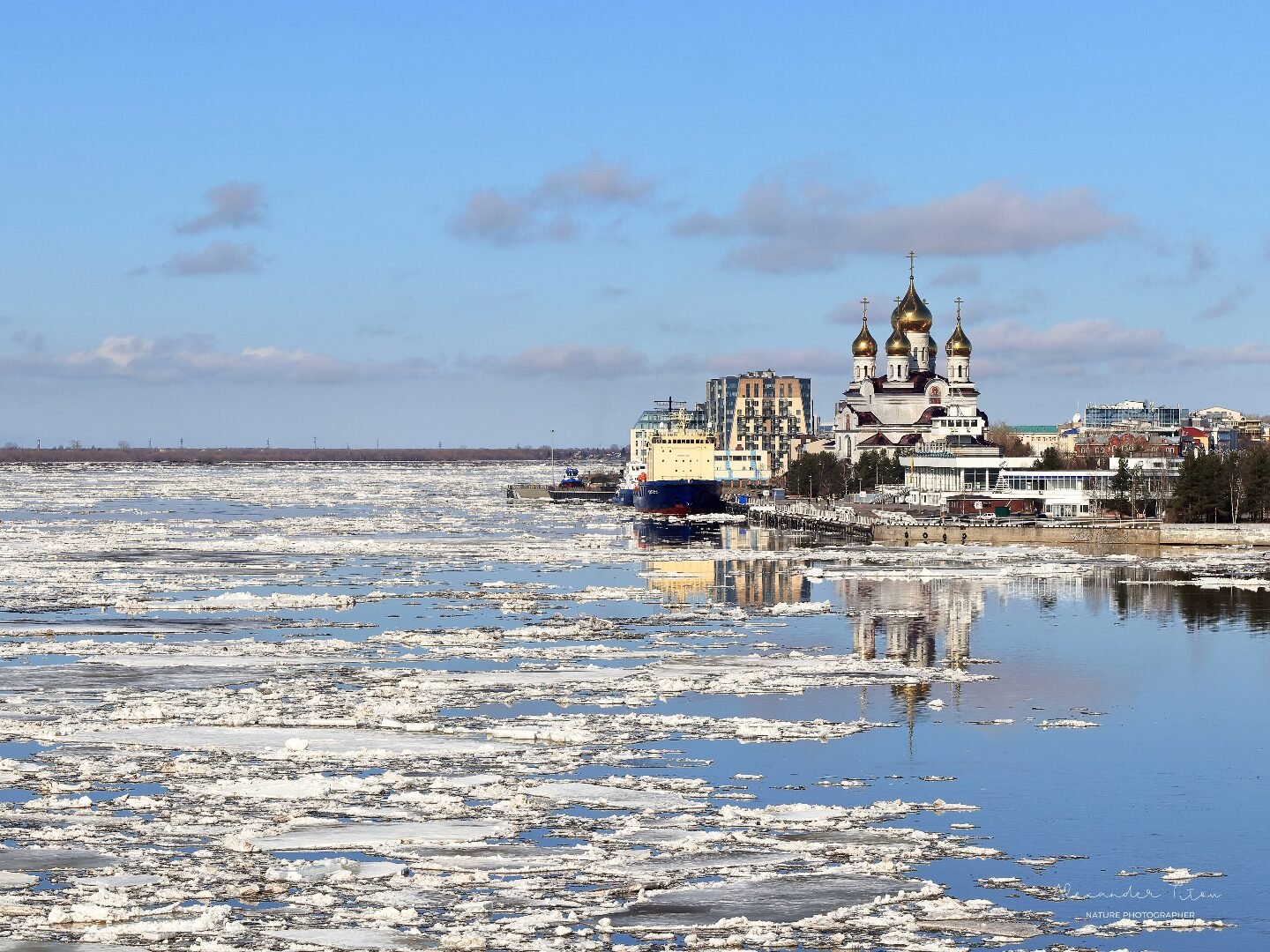 Северная двина сейчас. Северная Двина река в Архангельске. Северная Двина Архангельск. Северная Двина зимой Архангельск. Северная Двина река набережная.