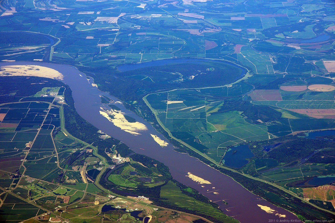 Питание реки миссури. Северная Америка река Миссисипи. Долина реки Миссисипи. Миссисипи Великая река. Река Миссисипи с Миссури.