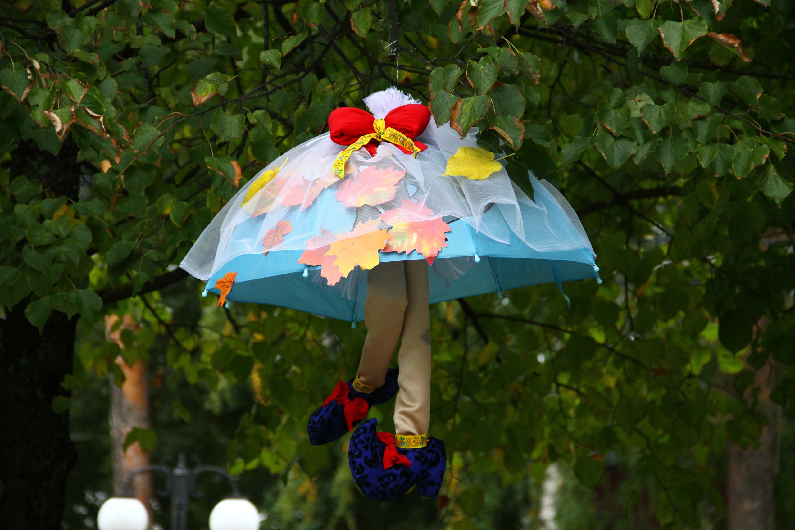 Веселые зонтики. Веселый зонтик. Осенний зонтик. Поделка в сад зонтик. Зонтик из подручного материала.
